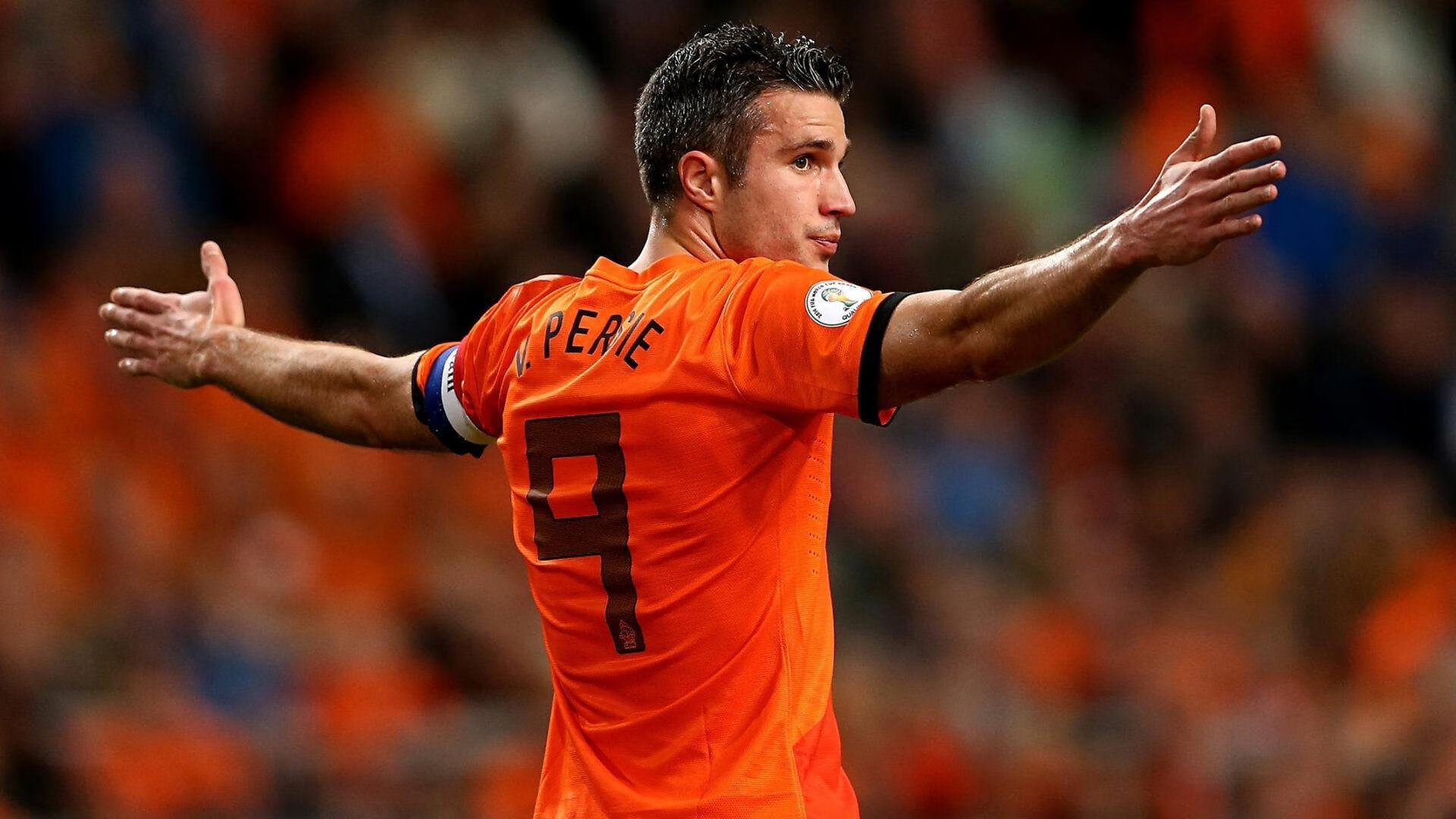 皇家马德里俱乐部签约哥伦比亚球员，增加攻击力，哥伦比亚踢内马尔